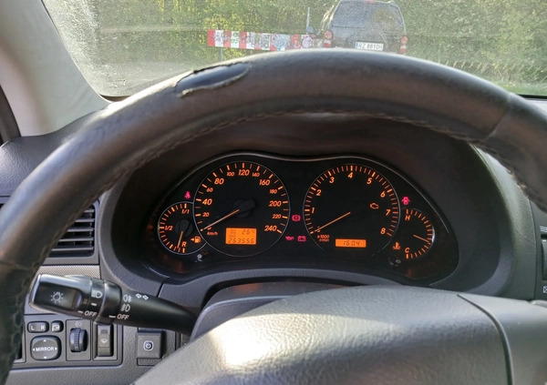 Toyota Avensis cena 11000 przebieg: 263000, rok produkcji 2004 z Rzeszów małe 46